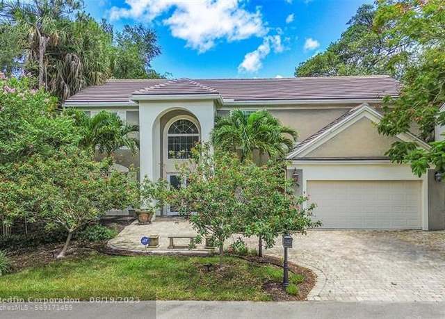 Property at 7501 Red Bay Pl, Coral Springs, FL 33065, 4 beds, 2.5 baths
