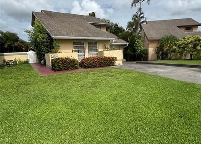 Property at 4071 SW 83rd Way, Davie, FL 33328, 3 beds, 2.5 baths