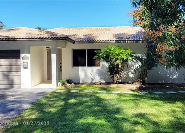 Property at 2591 SE 15th St, Pompano Beach, FL 33062, 3 beds, 2 baths