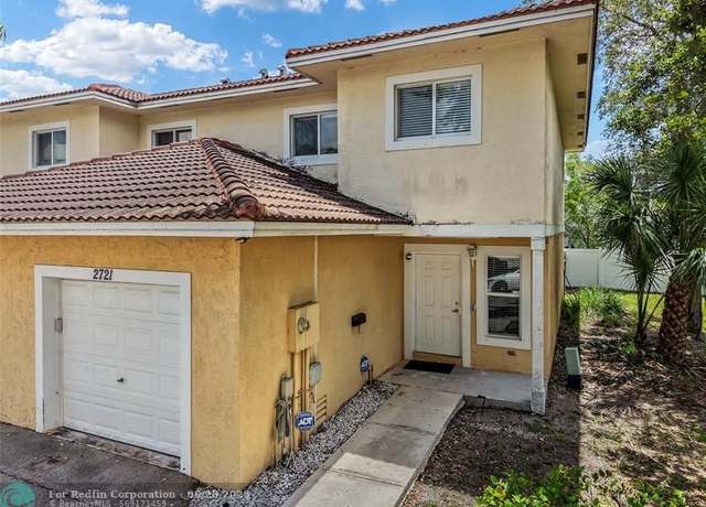 Property at 2721 NW 13th St, Pompano Beach, FL 33069, 3 beds, 2.5 baths