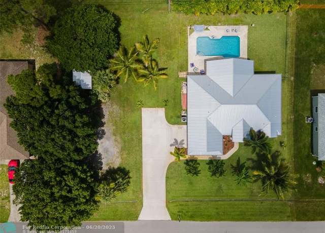 Property at 1852 SW Erie St, Port St. Lucie, FL 34953, 3 beds, 2 baths