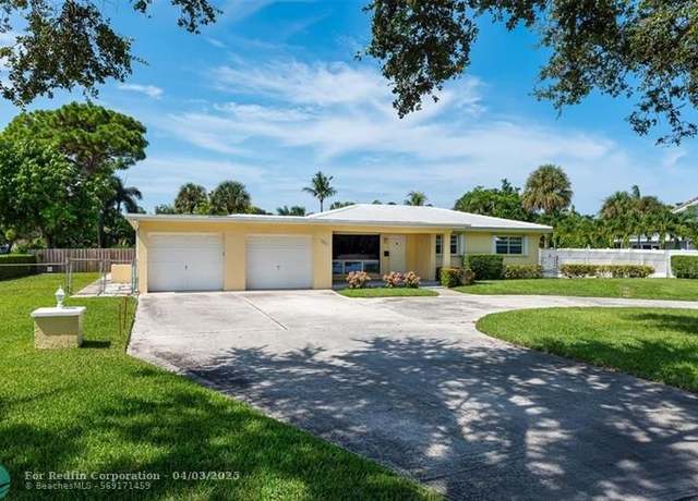 Property at 2021 NE 24th St, Lighthouse Point, FL 33064, 3 beds, 2.5 baths