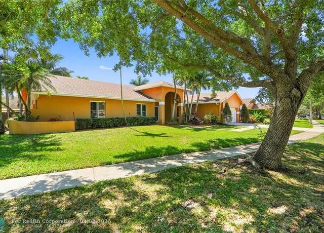 Property at 20260 NW 4th St, Pembroke Pines, FL 33029, 3 beds, 2 baths