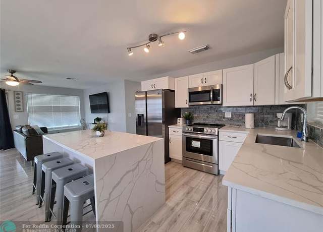 Property at 4740 SW 43rd Ave, Fort Lauderdale, FL 33314, 3 beds, 2 baths