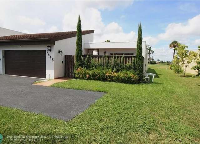 Property at 7445 Bay Hill Dr #7445, Hialeah, FL 33015, 2 beds, 2 baths