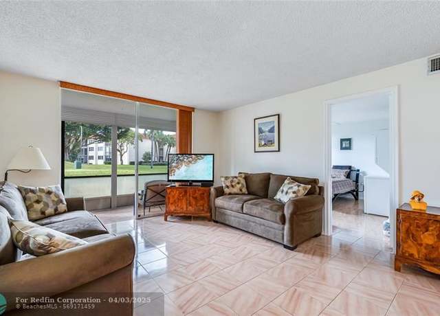 Property at 811 S Hollybrook Dr #103, Pembroke Pines, FL 33025, 2 beds, 2 baths