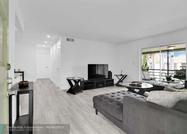 Property at 1124 13th St Unit 206A, Boca Raton, FL 33486, 2 beds, 2 baths