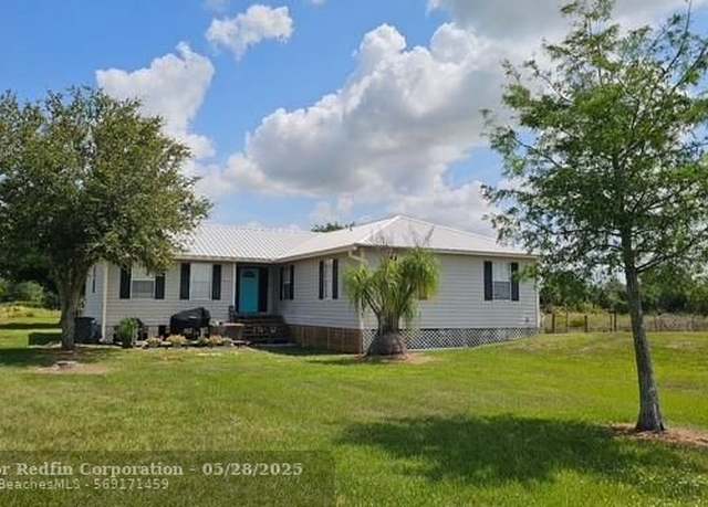 Property at 15155 NW 256th St, Okeechobee, FL 34972, 4 beds, 2 baths