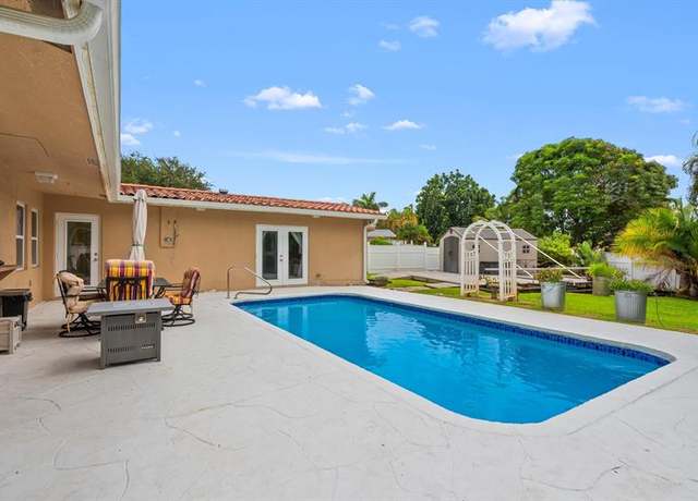 Property at 2540 NW 9th Ter, Wilton Manors, FL 33311, 3 beds, 2 baths