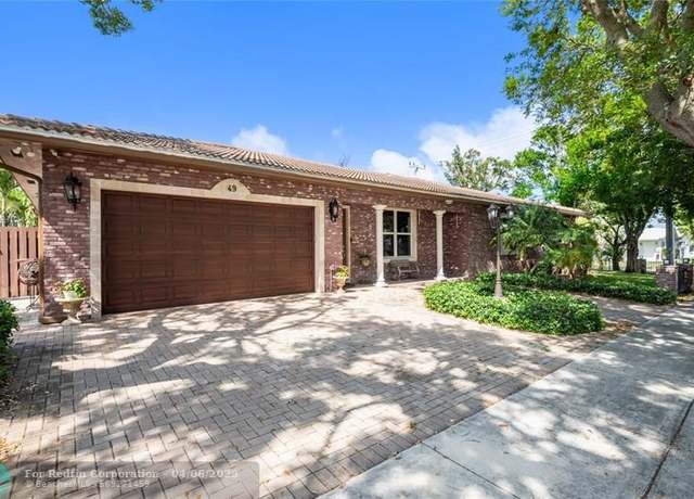 Property at 49 SE 6th St, Dania, FL 33004, 4 beds, 3 baths