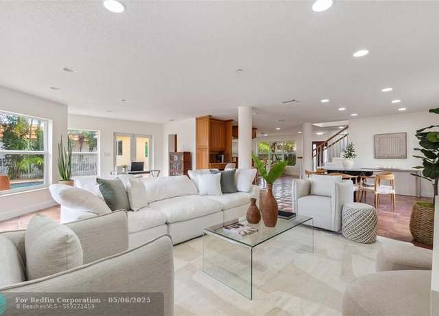 Property at 241 SE 11th St, Pompano Beach, FL 33060, 4 beds, 3 baths