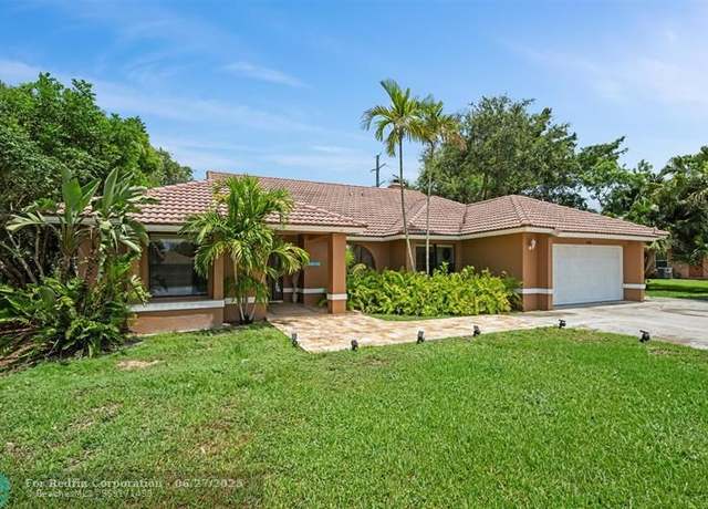 Property at 1440 Chapparel Way, Wellington, FL 33414, 4 beds, 3.5 baths