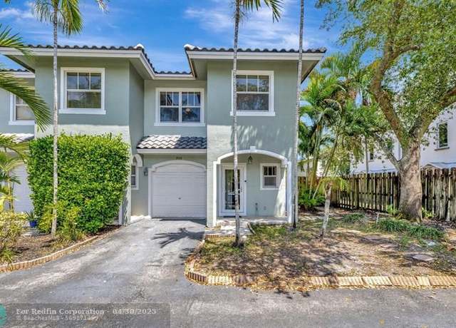 Property at 808 SW 4th Ave, Fort Lauderdale, FL 33315, 3 beds, 2.5 baths