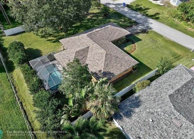 Property at 871 Salem Ave, Sebastian, FL 32958, 3 beds, 2 baths
