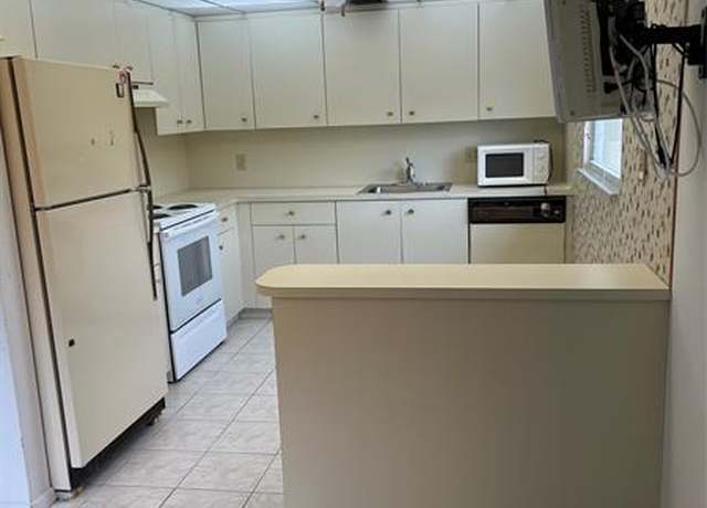 Property at 13300 SW 1st St Unit 314 O, Pembroke Pines, FL 33027, 2 beds, 2 baths