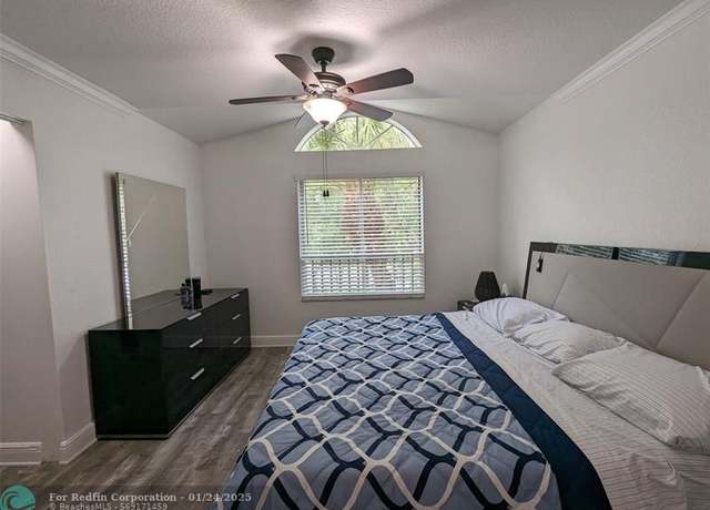 Property at 914 Coral Club Dr #914, Coral Springs, FL 33071, 2 beds, 2 baths