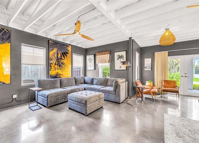 Property at 11 SE 13th St, Fort Lauderdale, FL 33316, 2 beds, 1 bath