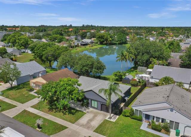 Property at 961 SW 134th Ave, Davie, FL 33325, 4 beds, 2 baths