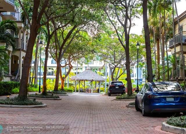 Property at 2601 NE 14th Ave #302, Wilton Manors, FL 33334, 2 beds, 2 baths