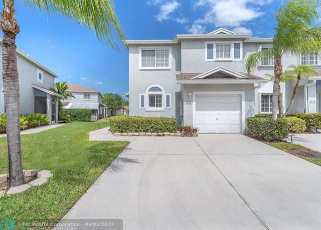Property at 4729 SW 13th Pl, Deerfield Beach, FL 33442, 3 beds, 2.5 baths