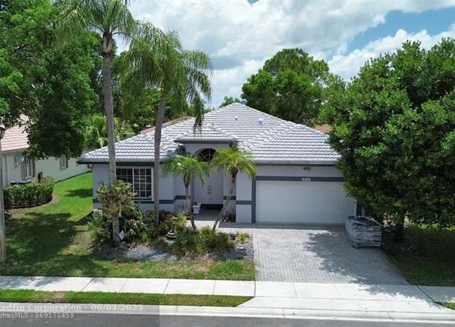 Property at 7834 NW 78th Ave, Tamarac, FL 33321, 3 beds, 2.5 baths