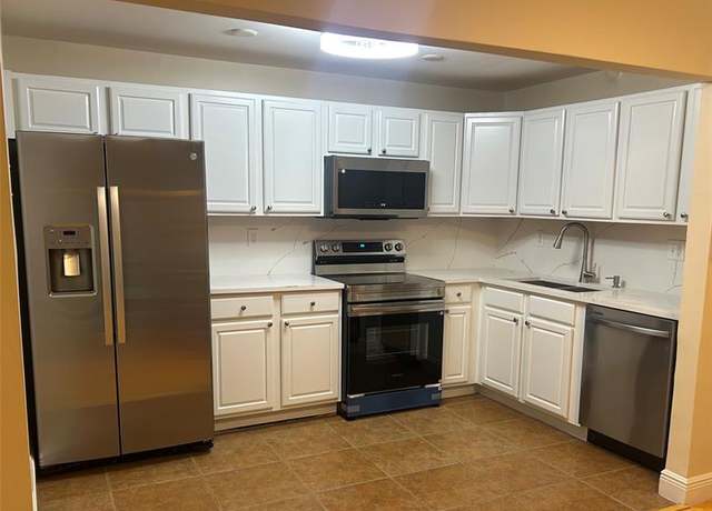 Property at 4116 NW 88th Ave #202, Coral Springs, FL 33065, 2 beds, 2 baths