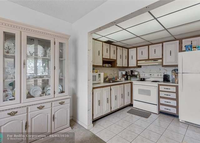 Property at 424 Monaco I Unit I, Delray Beach, FL 33446, 1 bed, 1.5 baths