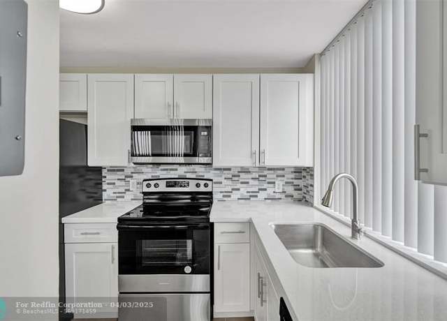 Property at 4222 Inverrary Blvd #4810, Lauderhill, FL 33319, 2 beds, 2 baths