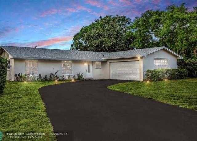 Property at 1204 Wynnewood Dr, West Palm Beach, FL 33417, 3 beds, 2 baths