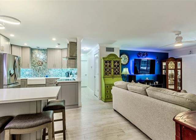 Property at 6517 Bay Club Dr #4, Fort Lauderdale, FL 33308, 2 beds, 2 baths