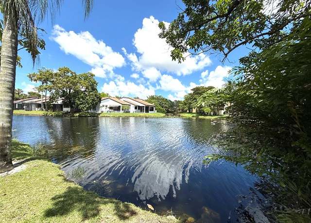Property at 712 SW 88th Ter #712, Plantation, FL 33324, 3 beds, 2 baths