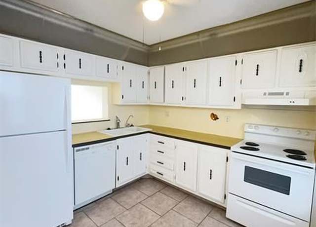 Property at 4270 NW 40th St #206, Lauderdale Lakes, FL 33319, 1 bed, 1.5 baths
