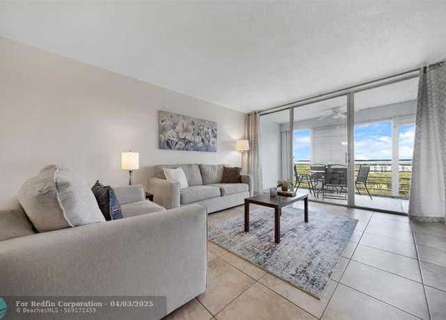 Property at 575 Oaks Ln #1009, Pompano Beach, FL 33069, 2 beds, 2 baths