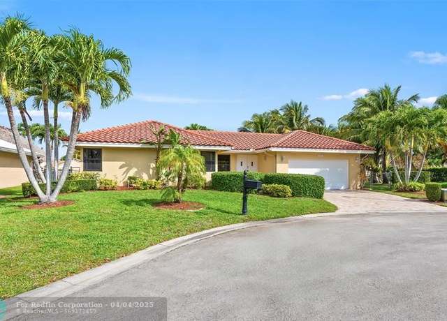Property at 6581 NW 52nd St, Coral Springs, FL 33067, 4 beds, 2 baths
