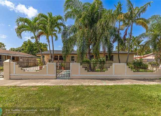 Property at 11621 SW 182nd Ter, Miami, FL 33157, 4 beds, 2 baths
