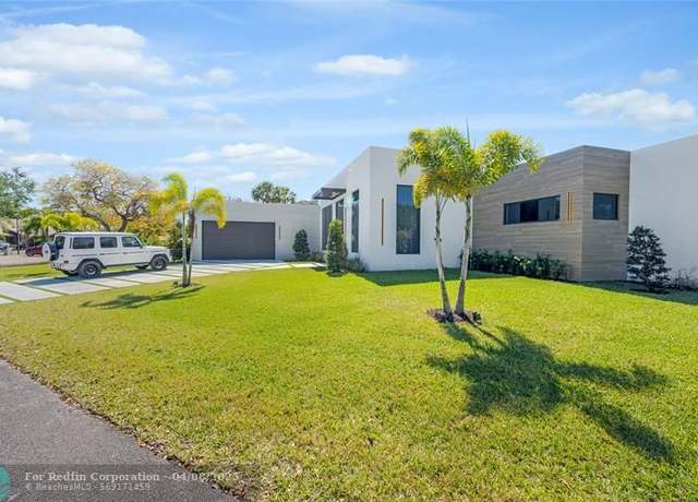 Property at 1000 SW 93rd Ave, Plantation, FL 33324, 4 beds, 4.5 baths