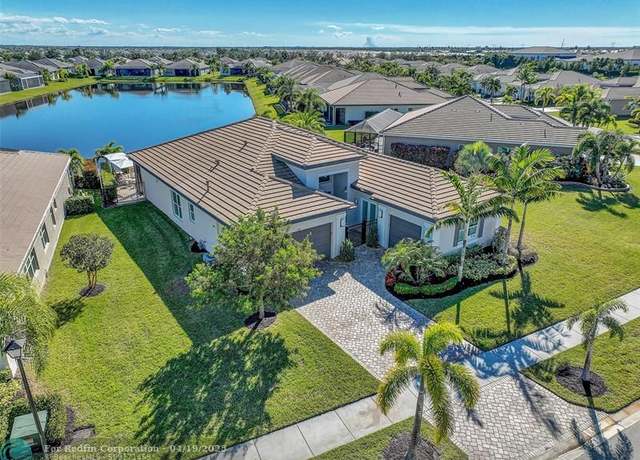 Property at 11698 SW Coronado Springs Dr, Port St. Lucie, FL 34987, 3 beds, 2.5 baths