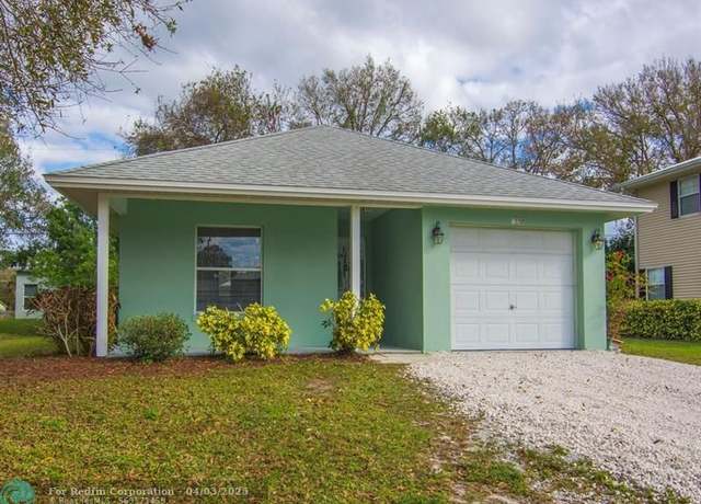Property at 2500 89th Ave, Vero Beach, FL 32966, 3 beds, 2 baths