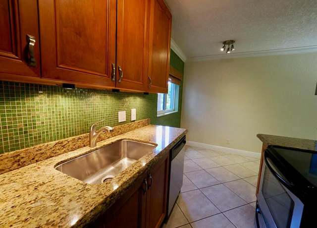 Property at 1460 NE 18th St #104, Fort Lauderdale, FL 33305, 2 beds, 1 bath