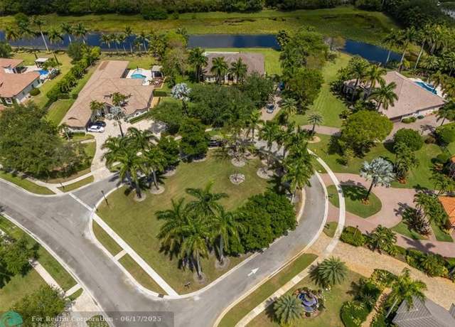Property at 4197 Finishline Ter, Davie, FL 33330, 5 beds, 4 baths