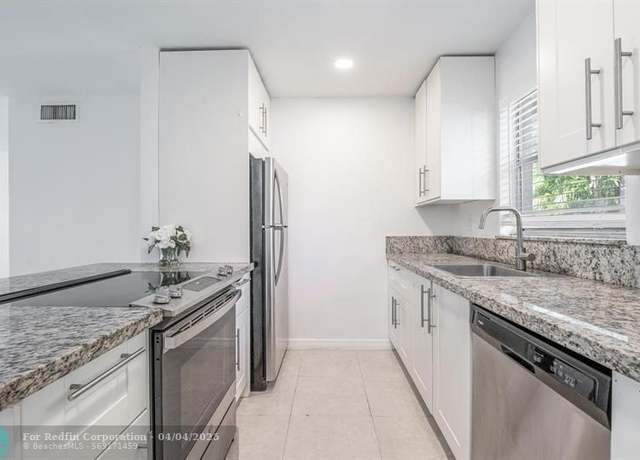 Property at 1811 SW 24th St, Fort Lauderdale, FL 33315, 5 beds, 3 baths