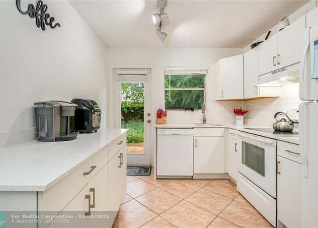 Property at 1831-1835 SW 24th St, Fort Lauderdale, FL 33315, 5 beds, 3 baths