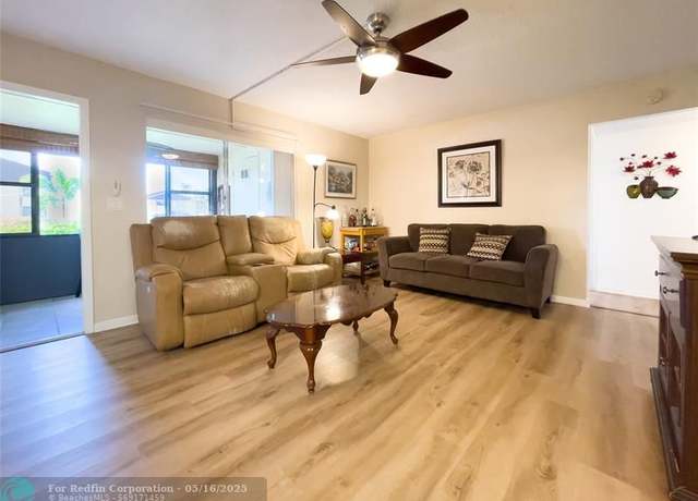 Property at 330 Knotty Pine Cir Unit A1, Green Acres, FL 33463, 2 beds, 1 bath