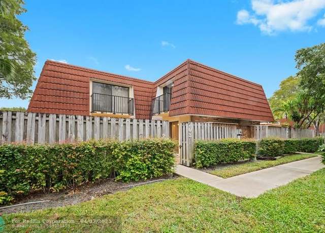 Property at 703 NW 98th Cir #703, Plantation, FL 33324, 2 beds, 2.5 baths