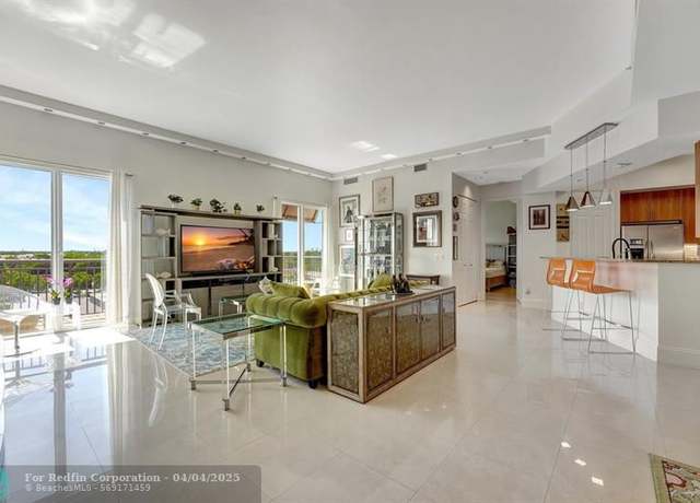 Property at 2633 NE 14th Ave #505, Wilton Manors, FL 33334, 3 beds, 3 baths
