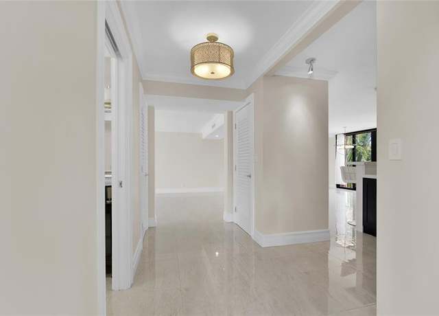 Property at 250 E Royal Palm Rd Unit 2A, Boca Raton, FL 33432, 3 beds, 2.5 baths