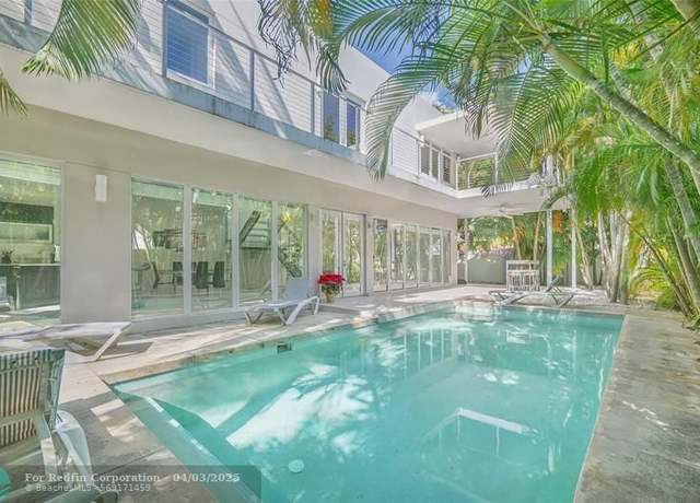 Property at 4050 Hardie Ave, Coconut Grove, FL 33133, 4 beds, 3 baths