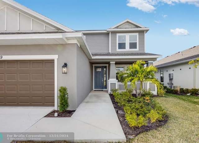 Property at 549 SE Ranch Oak Cir, Port St. Lucie, FL 34984, 4 beds, 3.5 baths