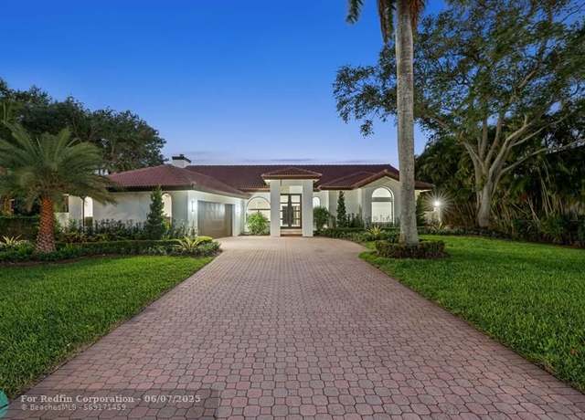 Property at 12360 NW 9 St, Plantation, FL 33325, 4 beds, 3.5 baths