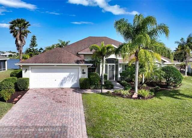 Property at 5688 Riverboat Cir, Vero Beach, FL 32968, 4 beds, 2.5 baths